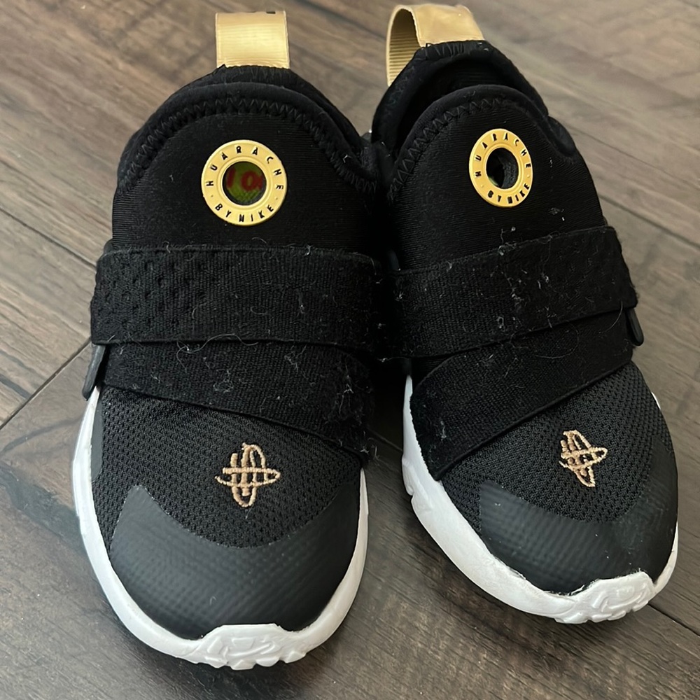 Toddler Nike Huarache- slip on size 9